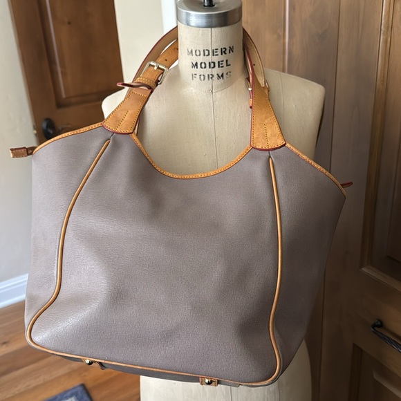 DOONEY & BURKE HANDBAG - Picture 2 of 10